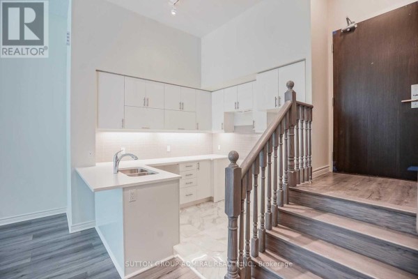 Th 104 - 39 Annie Craig Drive, Toronto, ON, photo 2