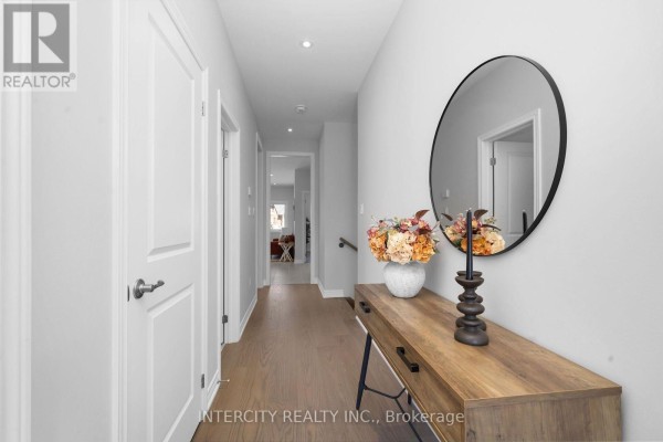 Bedroom 2 - Th 26 - Blk 6 Sunbird Way, Halton Hills, ON X0X0X0 Photo 4
