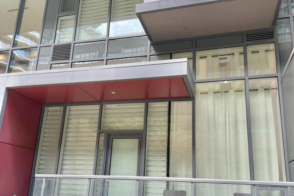 Kitchen - Th03 - 20 Bruyeres Mews, Toronto, ON M5V0G8 Photo 2