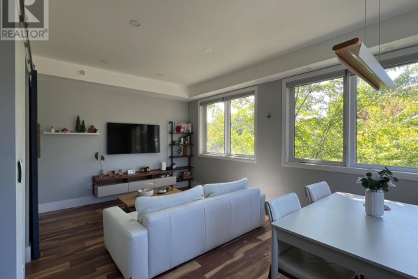 Th03 - 780 Sheppard Avenue E, Toronto, ON, photo 2