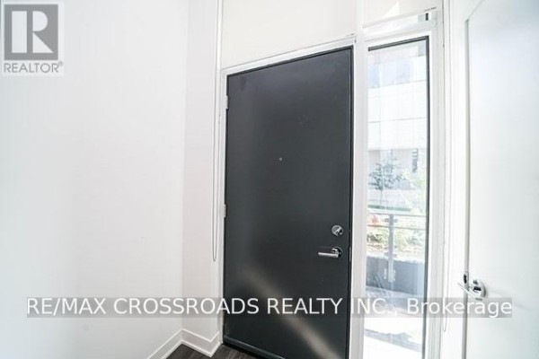 Th05 - 58 Queens Wharf Road, Toronto, ON, photo 2