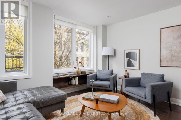 Th06 - 140 Bathurst Street, Toronto