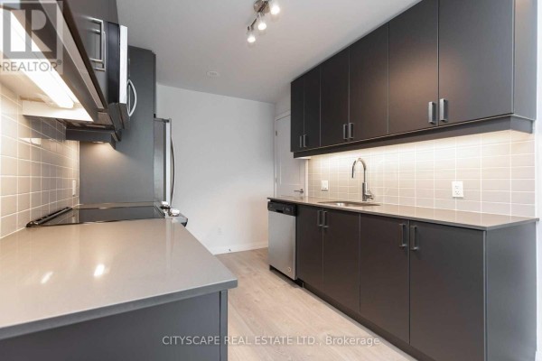 Bedroom - Th07 - 1010 Portage Parkway, Vaughan, ON L4K0K3 Photo 4