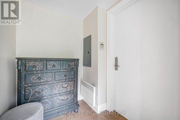 Th07 - 761 Bay Street, Toronto, ON, photo 2