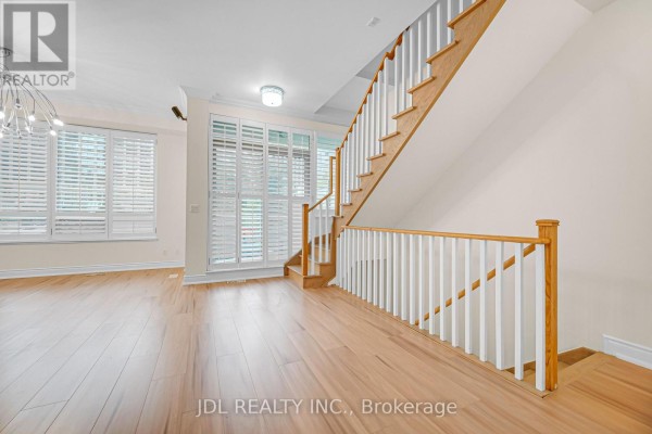 Bedroom 2 - Th07 - 761 Bay Street, Toronto, ON M5G2R2 Photo 4