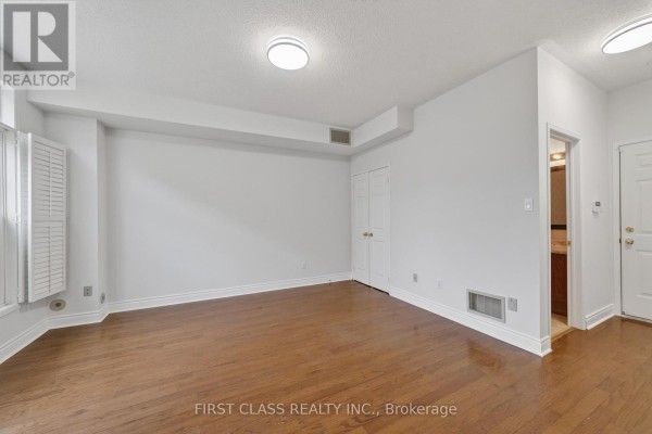 Dining room - Th10 - 3076 Lake Shore Boulevard W, Toronto, ON M8V1K3 Photo 3
