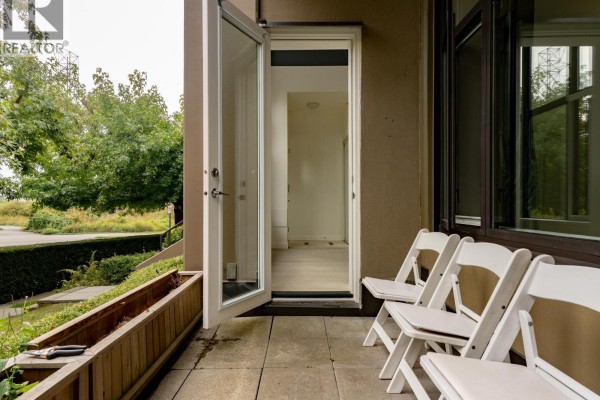Th10 2355 Madison Avenue, Burnaby, BC V5C0B3 Photo 4
