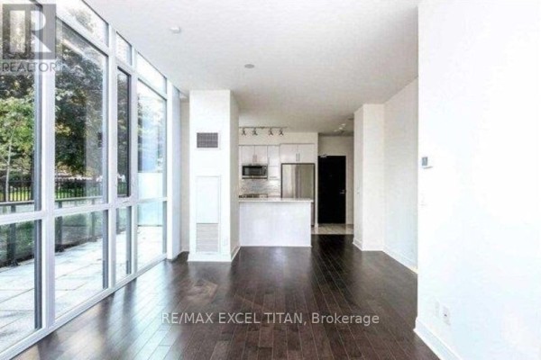 Kitchen - Th101 - 825 Church Street, Toronto, ON M4W3Z4 Photo 3