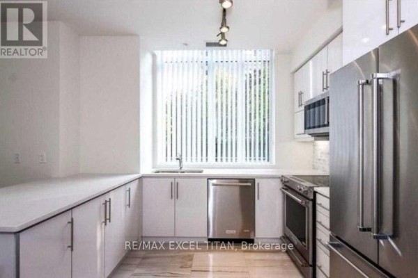 Family room - Th101 - 825 Church Street, Toronto, ON M4W3Z4 Photo 4