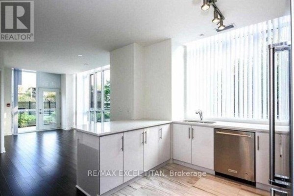 Bedroom - Th101 - 825 Church Street, Toronto, ON M4W3Z4 Photo 5