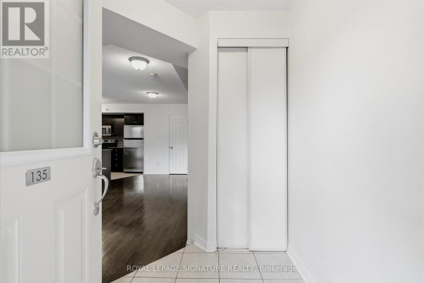 Kitchen - Th135 - 5 Elsie Lane, Toronto, ON M6P3N3 Photo 2