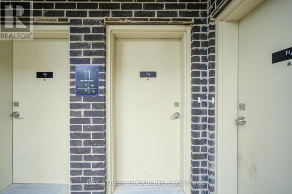 Th3 - 11 Honeycrisp Crescent, Vaughan, ON L4K0N6 Photo 2