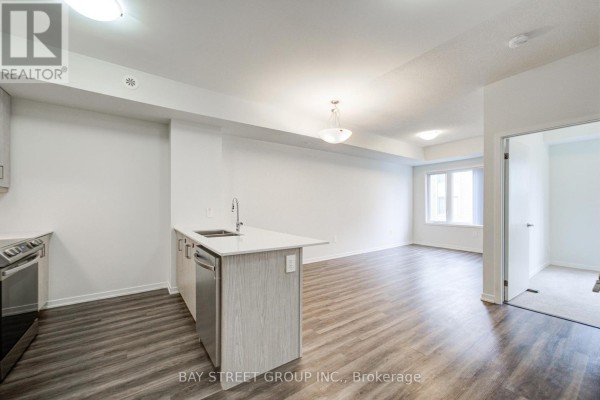 Th3 - 11 Honeycrisp Crescent, Vaughan, ON L4K0N6 Photo 5