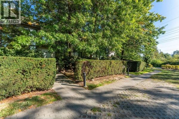 Th6 4182 Dawson Street, Burnaby