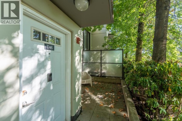 Th6 4182 Dawson Street, Burnaby, BC V5C4B1 Photo 4