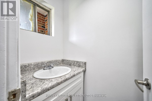 Th602 - 2012 Sheppard Avenue W, Toronto, ON M3N1A2 Photo 4