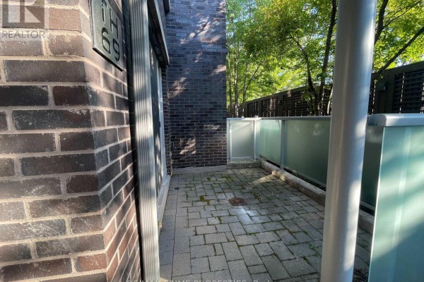 Th69 - 315 Village Green Square, Toronto, ON, photo 2