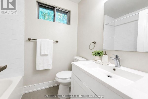 Bedroom - Th69 - 75 Eastdale Avenue, Toronto, ON M4C5N3 Photo 4