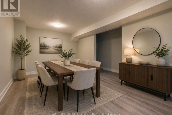 Living room - Th8 - 75 Eastdale Avenue, Toronto, ON M4C5N3 Photo 3