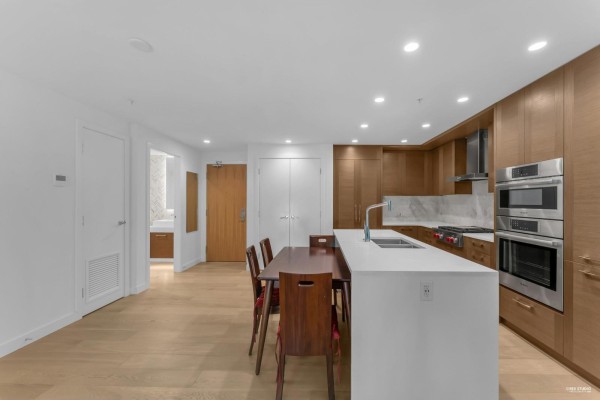 Th8 1439 George Street, Surrey, BC V4B0B9 Photo 5