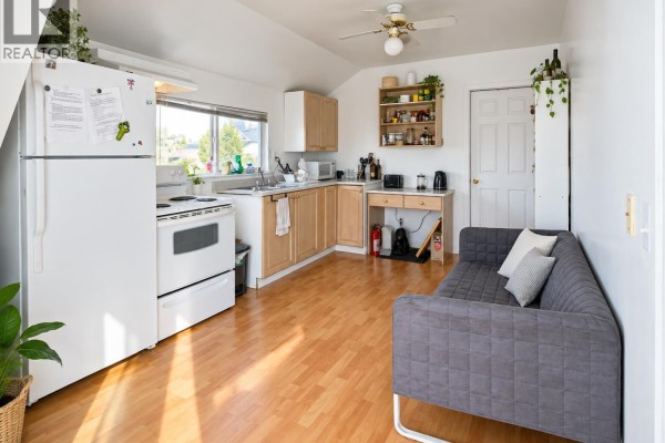 Top 4265 Slocan Street, Vancouver, BC, photo 2