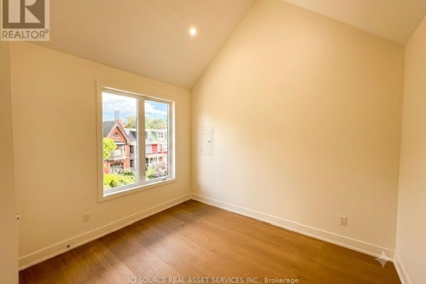 Bedroom - Top Floor - 152 Brunswick Avenue, Toronto, ON M5S2M2 Photo 3