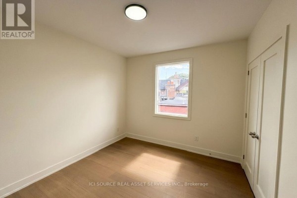 Bedroom 2 - Top Floor - 152 Brunswick Avenue, Toronto, ON M5S2M2 Photo 4