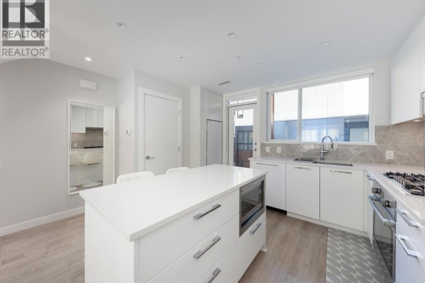 Townhouse 2728 Acadia Road, Vancouver, BC V6T0E6 Photo 4