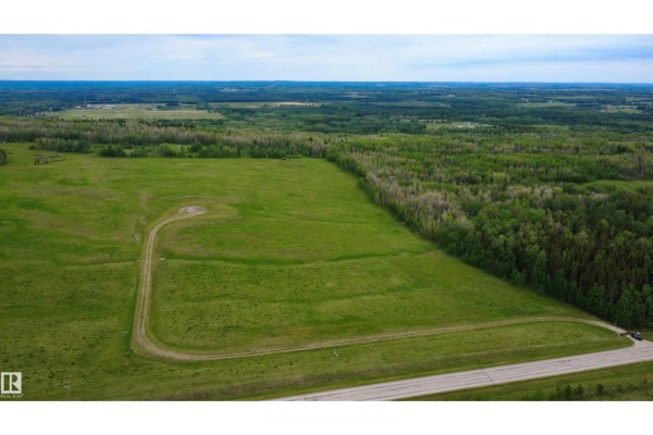 Twp 492 & Rr 83, Rural Brazeau County, AB, photo 2