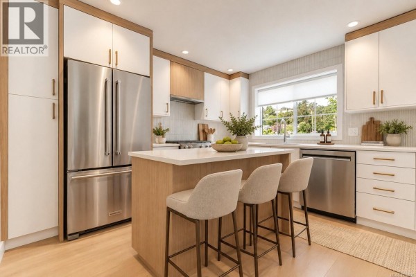 Ensuite - U6 3907 Cedar Hill Rd, Saanich, BC V8P3Z8 Photo 4