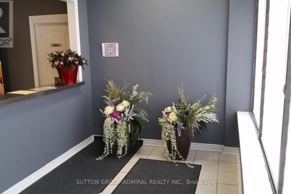 Unit # 12 - 4 Melaine Drive, Brampton, ON L6T4K8 Photo 2