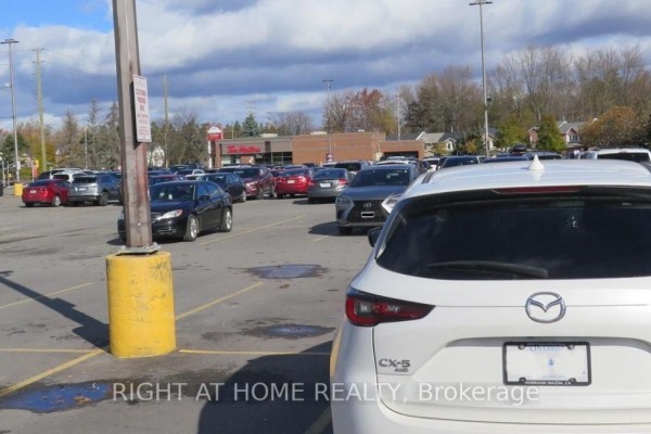 Unit # 18 - 1725 Kingston Road, Pickering, ON L1V4L9 Photo 5