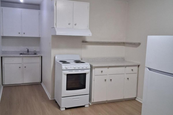 Den - Unit 1 - 109 George Street, St  Catharines, ON L2R5P2 Photo 3