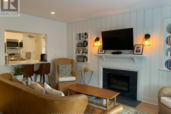 Bedroom - Unit 1 - 258 South Kingsway, Toronto, ON M6S3V1 Photo 4