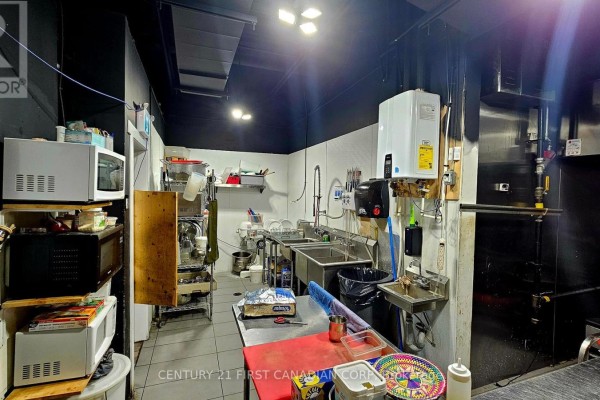Unit 1 - 405 Wharncliffe Road S, London South, ON N6J2M3 Photo 5