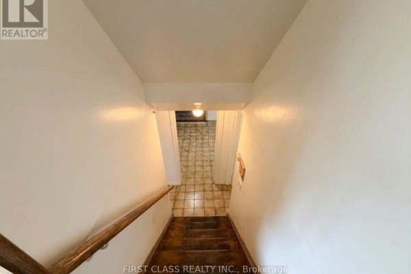 Kitchen - Unit 1 - 53 Euclid Avenue, Toronto, ON M6J2J7 Photo 5