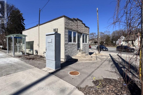 Unit 1 - Unit 1, 104 Danforth Road N, Toronto, ON M1L3W7 Photo 3