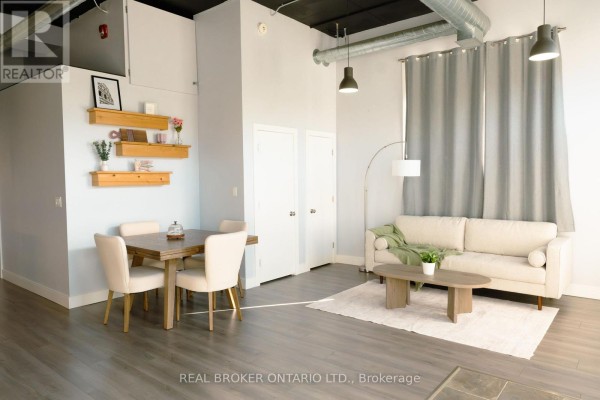 Family room - Unit 102 - 904 Paisley Road, Guelph, ON N1K0C6 Photo 4