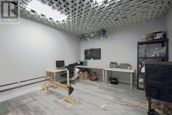 Unit 109b - 258 Wallace Avenue, Toronto, ON M6P3M9 Photo 2