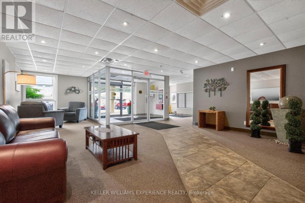 Foyer - Unit 111 - 486 Laclie Street, Orillia, ON L3V4P9 Photo 4