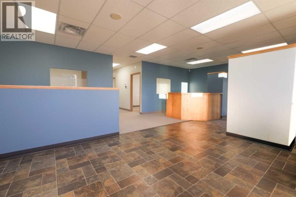 Unit 2, 5204 49 Street, Rocky Mountain House, AB T4T1T2 Photo 4