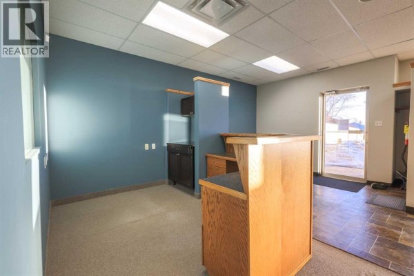 Unit 2, 5204 49 Street, Rocky Mountain House, AB T4T1T2 Photo 5
