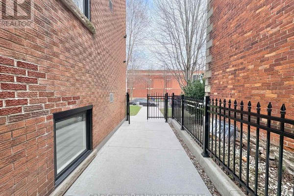 Unit 2 - 100 West Avenue S, Hamilton, ON L8N2S3 Photo 4