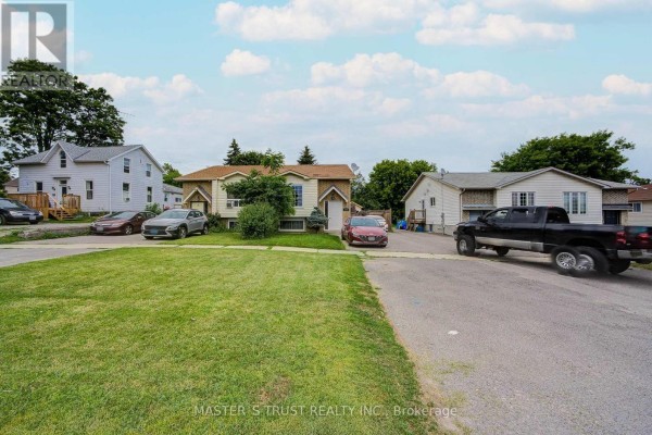 Unit 2 - 1179 Simcoe Street S, Oshawa, ON L1H4M1 Photo 3