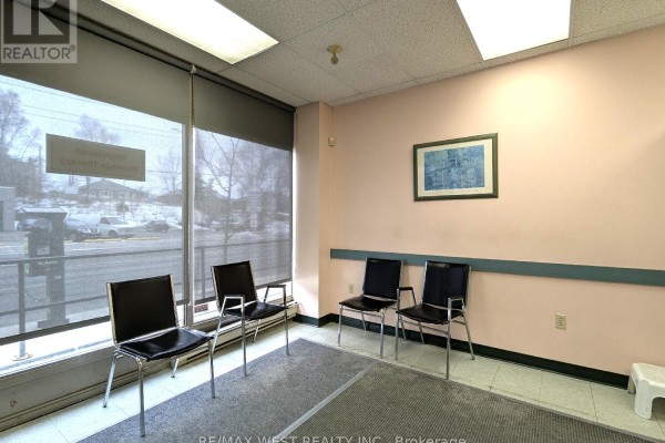 Unit 2 - 2468 Eglinton Avenue W, Toronto, ON M6M5E2 Photo 3