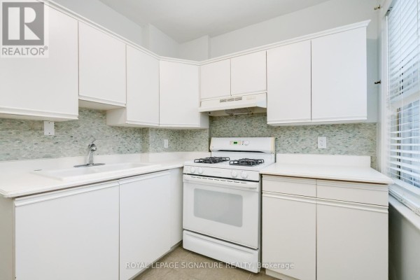 Bedroom - Unit 2 - 27 Hillsboro Avenue, Toronto, ON M5R1S6 Photo 5