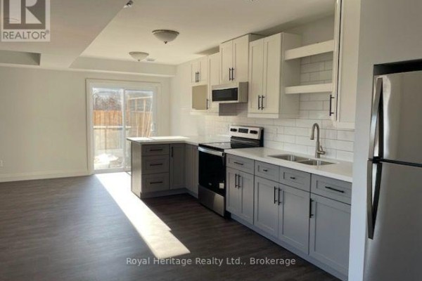 Living room - Unit 2 - 279 Humber Avenue, Oshawa, ON L1J2T3 Photo 2