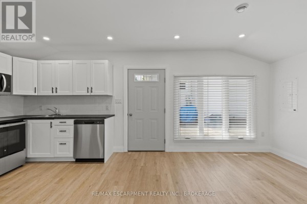 Unit 2 - 362 Gatfield Avenue, Welland, ON, photo 2
