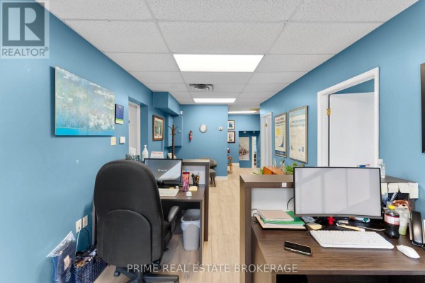 Unit #2 - 580 Waterloo Unit# 2 Street, London East, ON N6B2P9 Photo 5