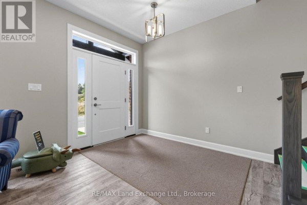 Unit 2 - 8 Golf Links Road, Kincardine, ON, photo 2